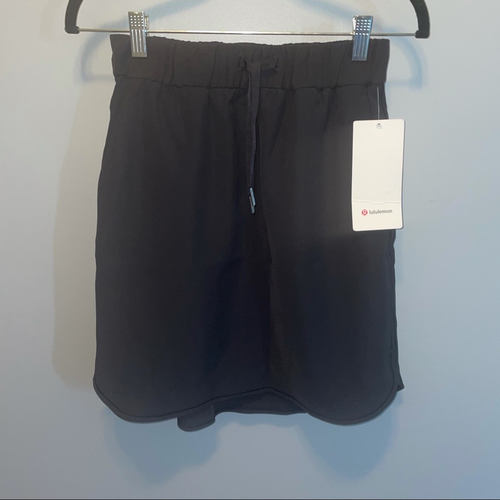 NWT Lululemon On The Fly Skirt - Picture 2 of 4